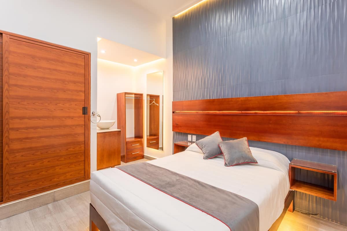 Coffres-forts dans les chambres, Wi-Fi gratuit, draps fournis