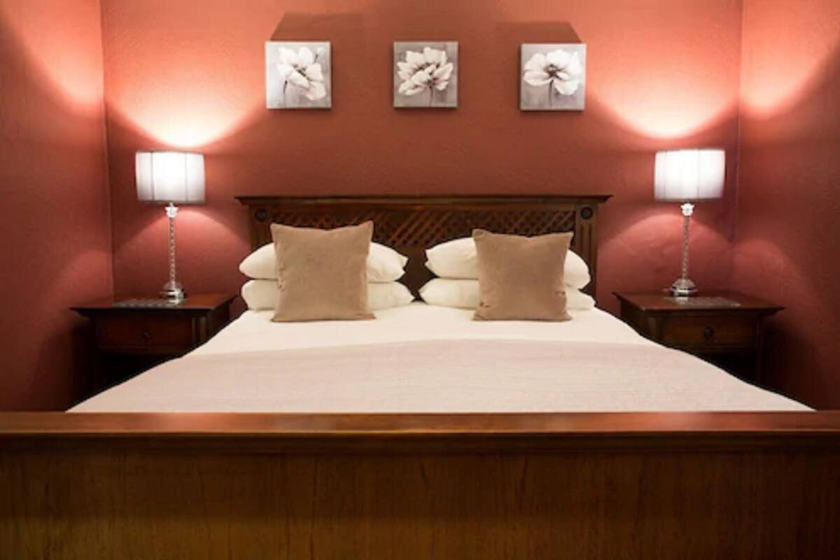 Superior Room, 1 King Bed | Premium bedding, blackout drapes, iron/ironing board (on request)