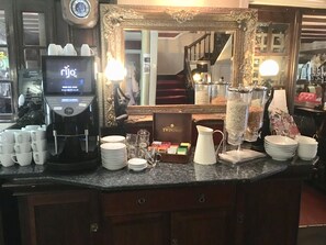 Colazione completa inclusa, servita tutte le mattine 