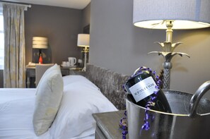 Interior - The Beaufort Raglan (Usk)