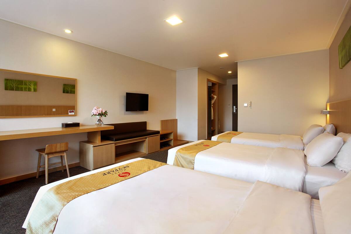 ตู้นิรภัยในห้องพัก, โต๊ะทำงาน, ห้องเก็บเสียง, Wi-Fi ฟรี