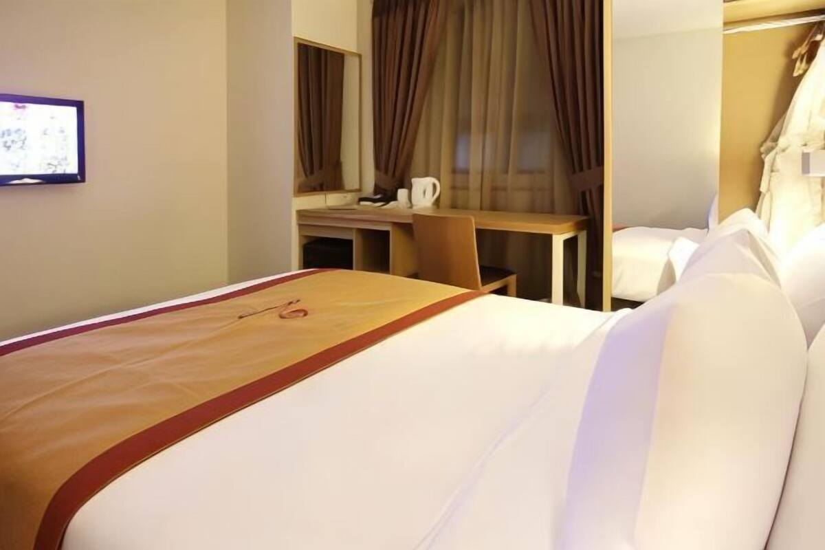 ตู้นิรภัยในห้องพัก, โต๊ะทำงาน, ห้องเก็บเสียง, Wi-Fi ฟรี