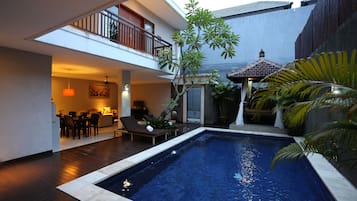 Villa, 3 chambres, piscine privée | Piscine | Piscine couverte