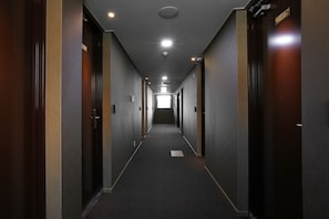 Hallway - Golden City Hotel Dongdaemun (Seoul)