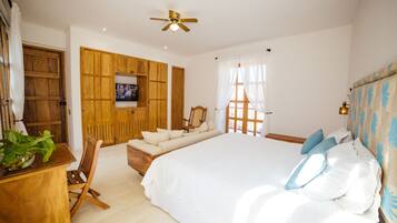 Deluxe Double Room | Egyptian cotton sheets, premium bedding, pillow-top beds