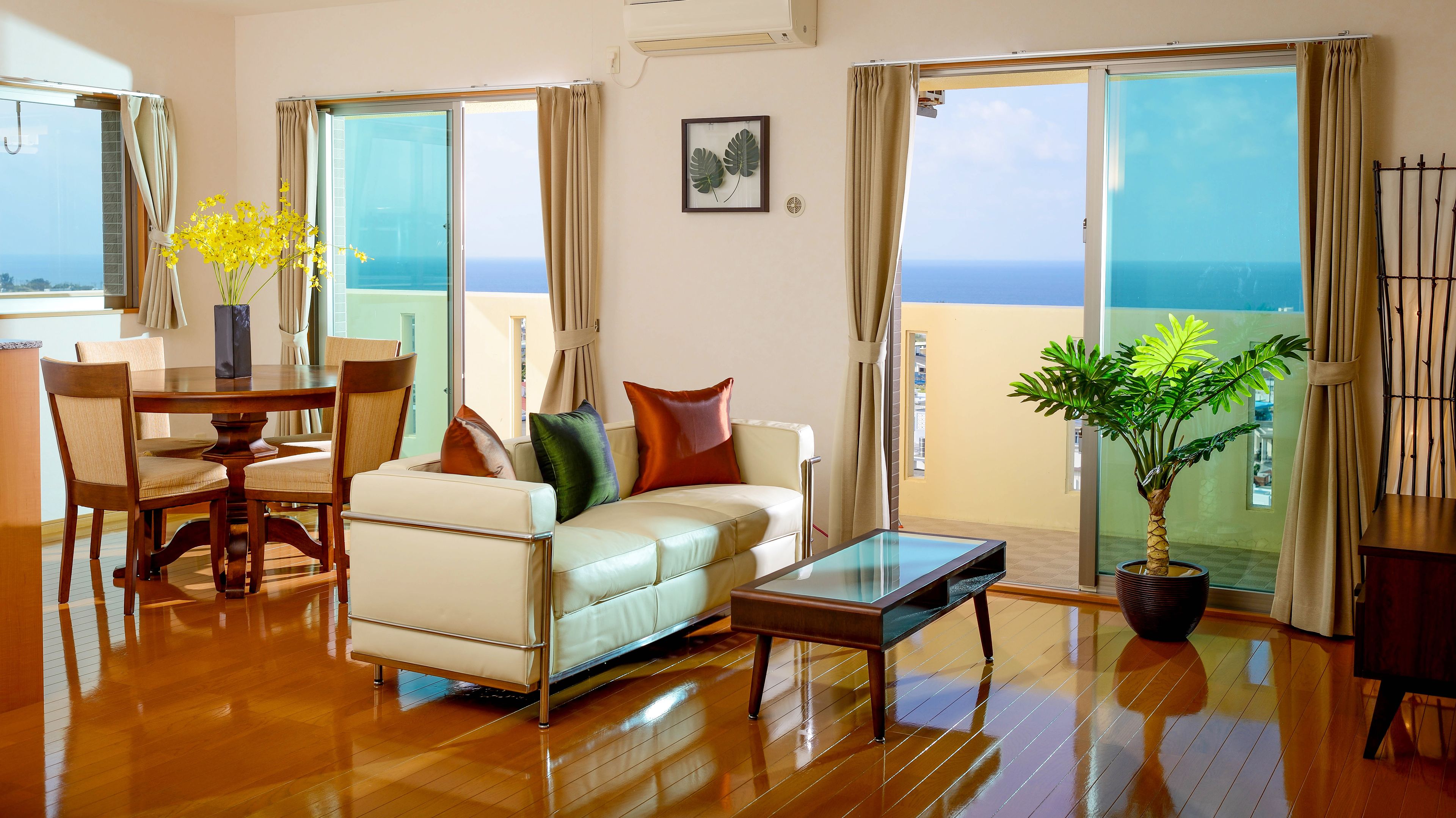 6F High floor (ocean view suite room) | Living area | 32-inch flat-screen TV with digital channels, TV, DVD player