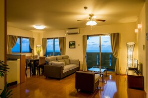 32-tums platt-tv med digitalkanaler, tv och dvd-spelare