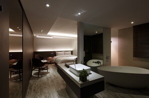 ミニバー、WiFi (無料)、ベッドシーツ