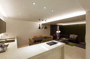 套房 | 客廳 | 平面電視、電腦