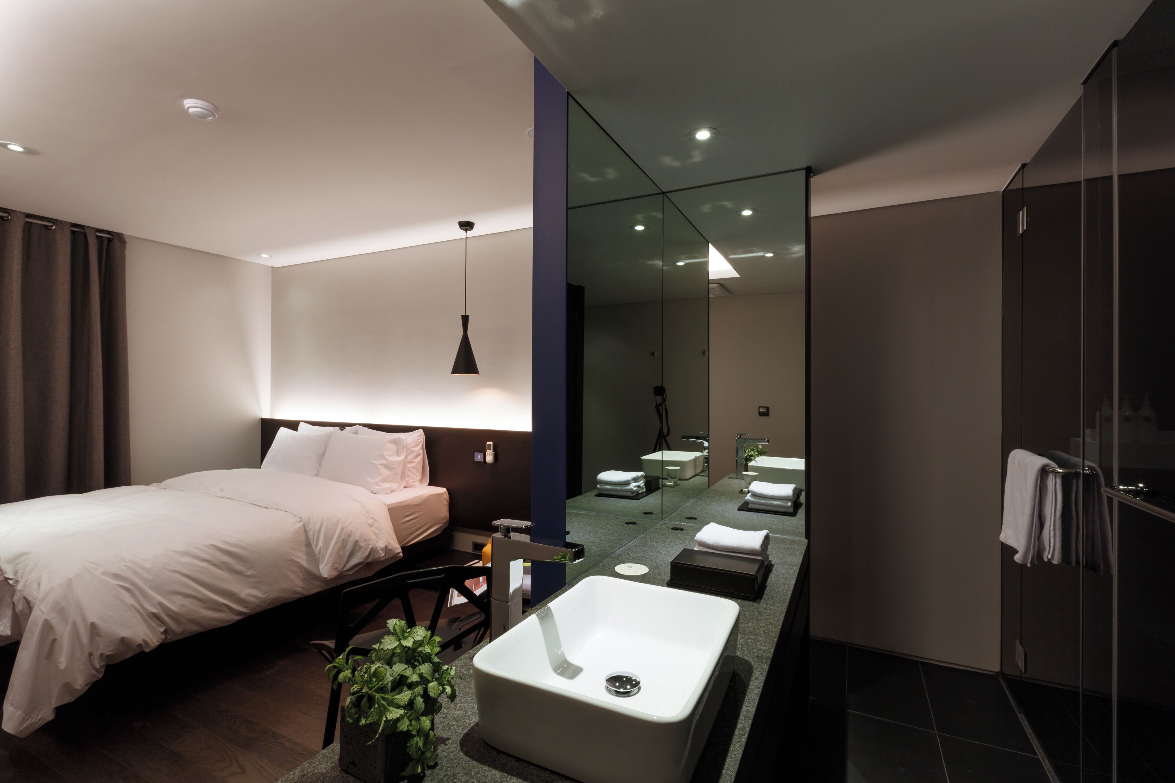 deluxe room | minibar, free wifi, bed sheets