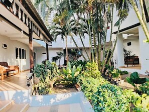 Televisión de pantalla plana de 29 pulgadas con canales por cable 