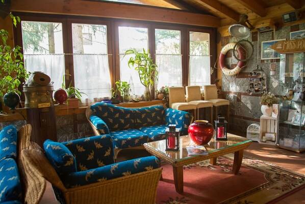 Interior - Hotel Ristorante La Perla (Varallo Pombia)