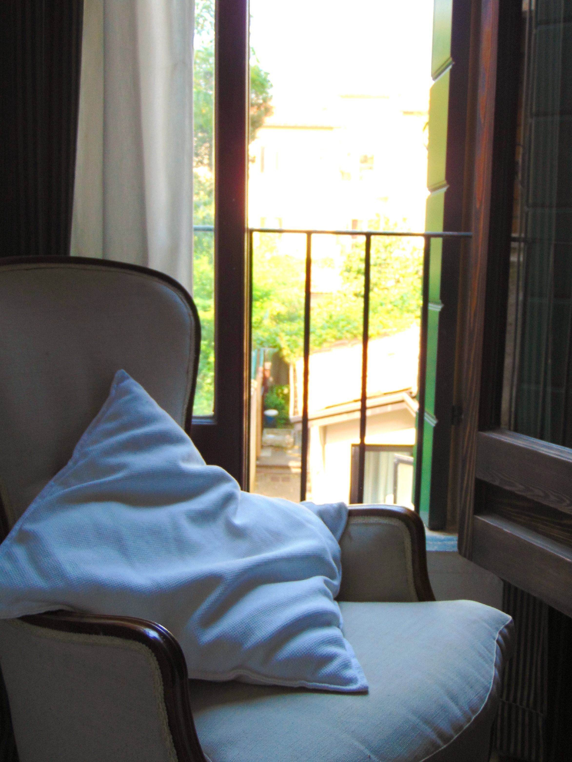 Double Room with Shared Bathroom | Room amenity