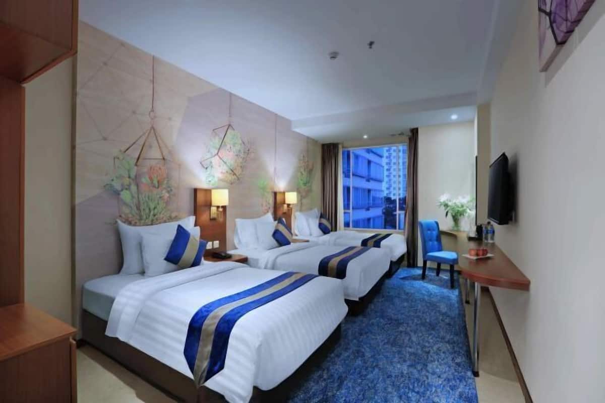 In-room safe, desk, blackout curtains, soundproofing
