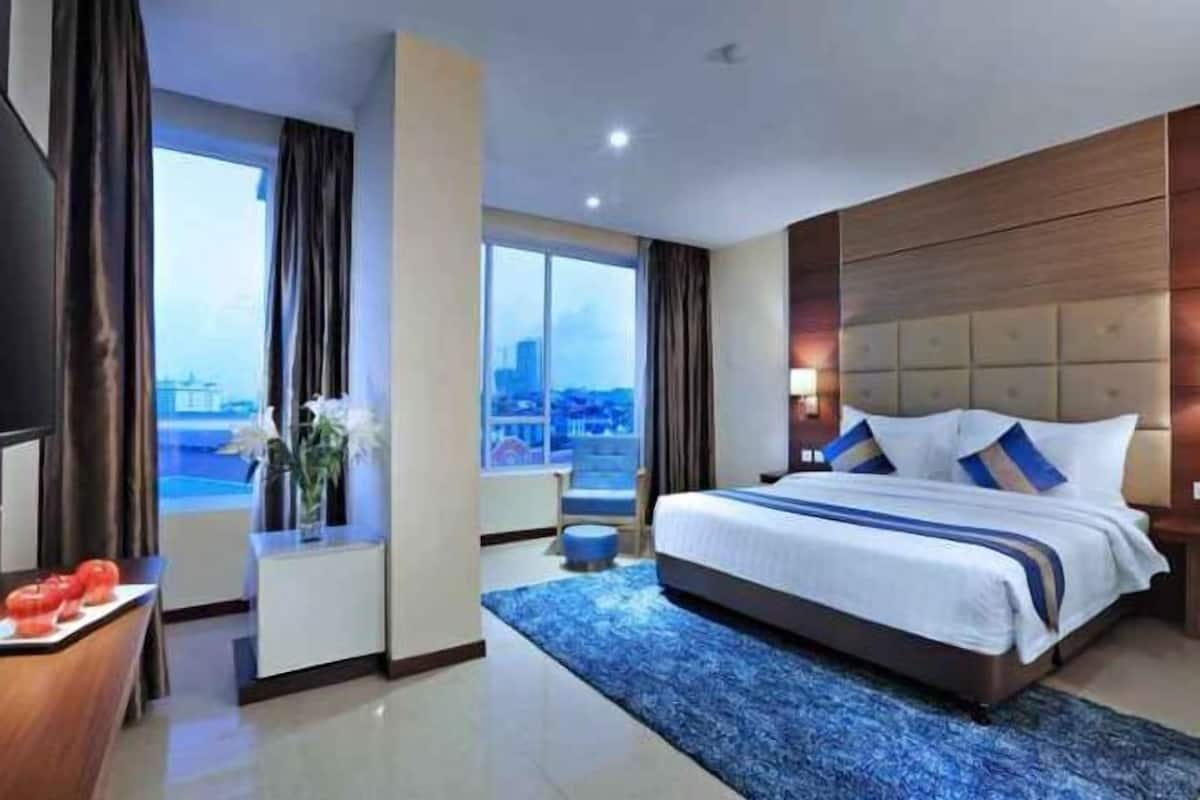 In-room safe, desk, blackout curtains, soundproofing