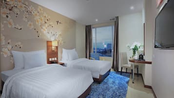 Superior-Zimmer | Zimmersafe, Schreibtisch, Verdunkelungsvorhänge, schallisolierte Zimmer