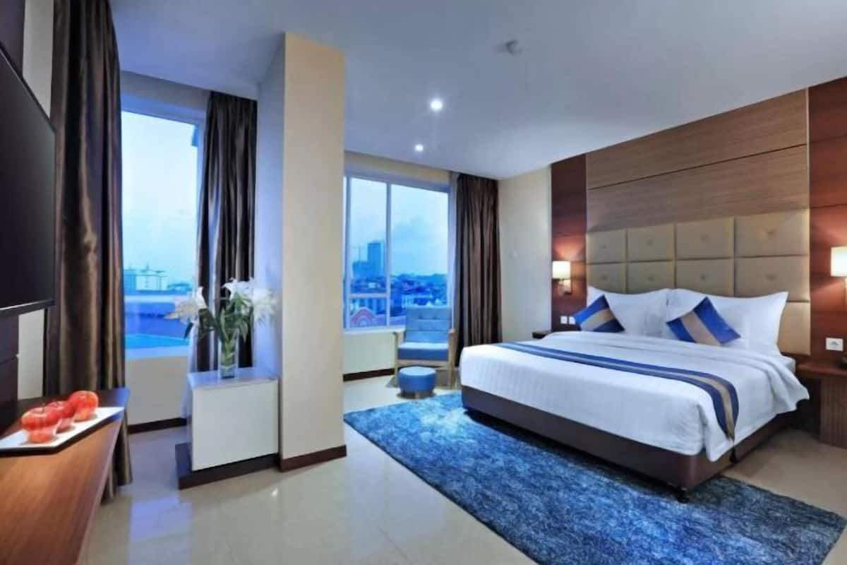 In-room safe, desk, blackout curtains, soundproofing