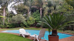 Outdoor pool - Anka Lodge (Sandton)