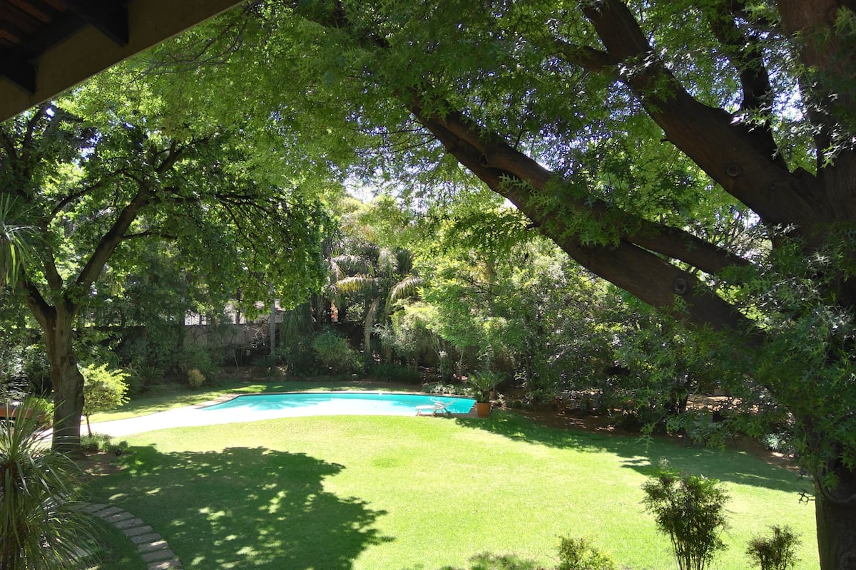 Self-catering Two Bedroom Apartment | Garden view