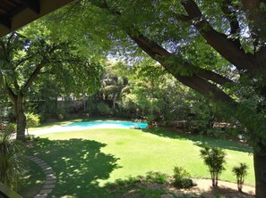 Self-catering Two Bedroom Apartment | Garden view - Anka Lodge (Sandton)