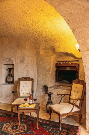 Superior Cave Suite | 高級寢具、迷你吧、房內夾萬、獨特設計