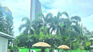 Télévision à écran plat de 32 pouces avec chaßnes par cùble