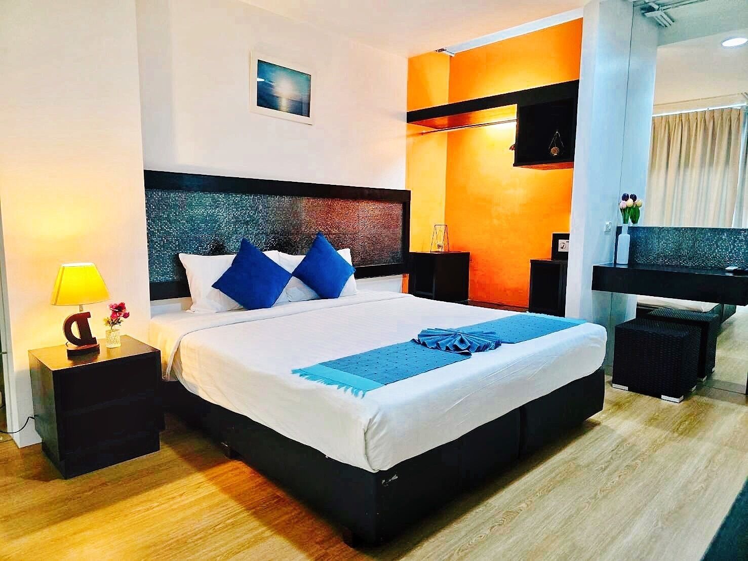 Familienzimmer | Zimmersafe, Schreibtisch, laptopgeeigneter Arbeitsplatz