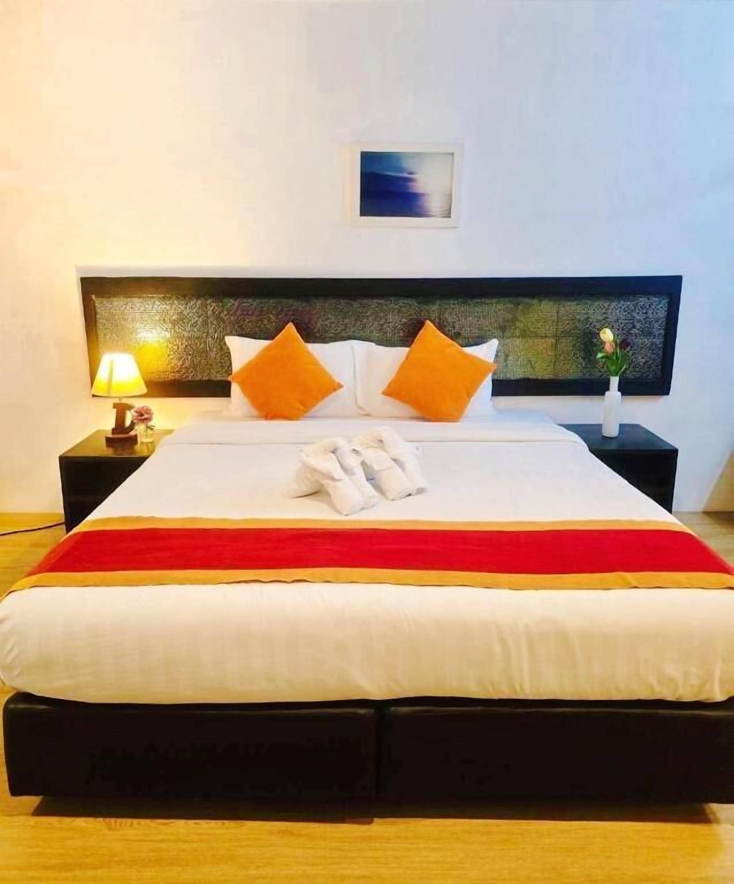 Superior-Zimmer | Zimmersafe, Schreibtisch, laptopgeeigneter Arbeitsplatz