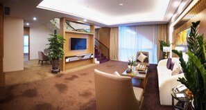 Presidential Suite | Minibar, in-room safe, desk, blackout drapes - Gems Cube International Hotel Shenzhen (Shenzhen)