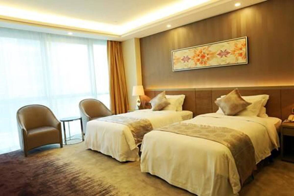 Minibar, in-room safe, desk, blackout curtains