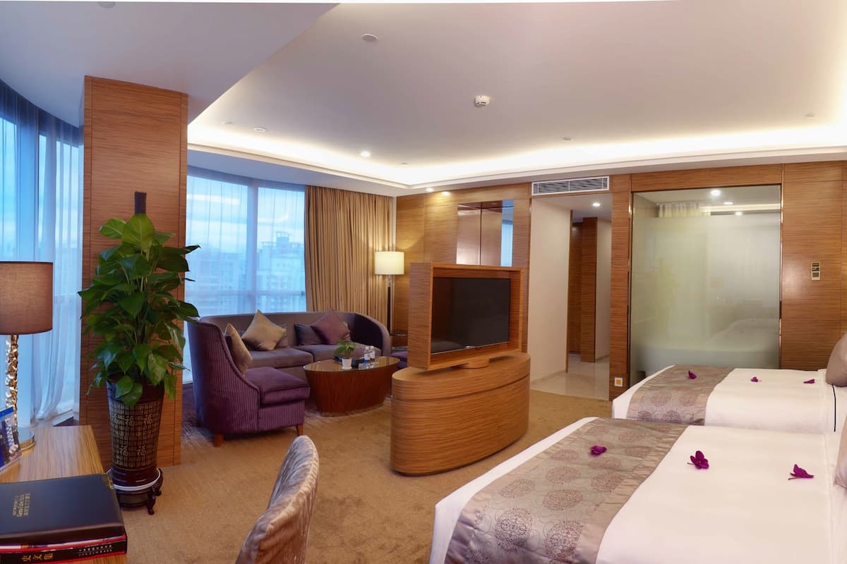 Minibar, in-room safe, desk, blackout curtains