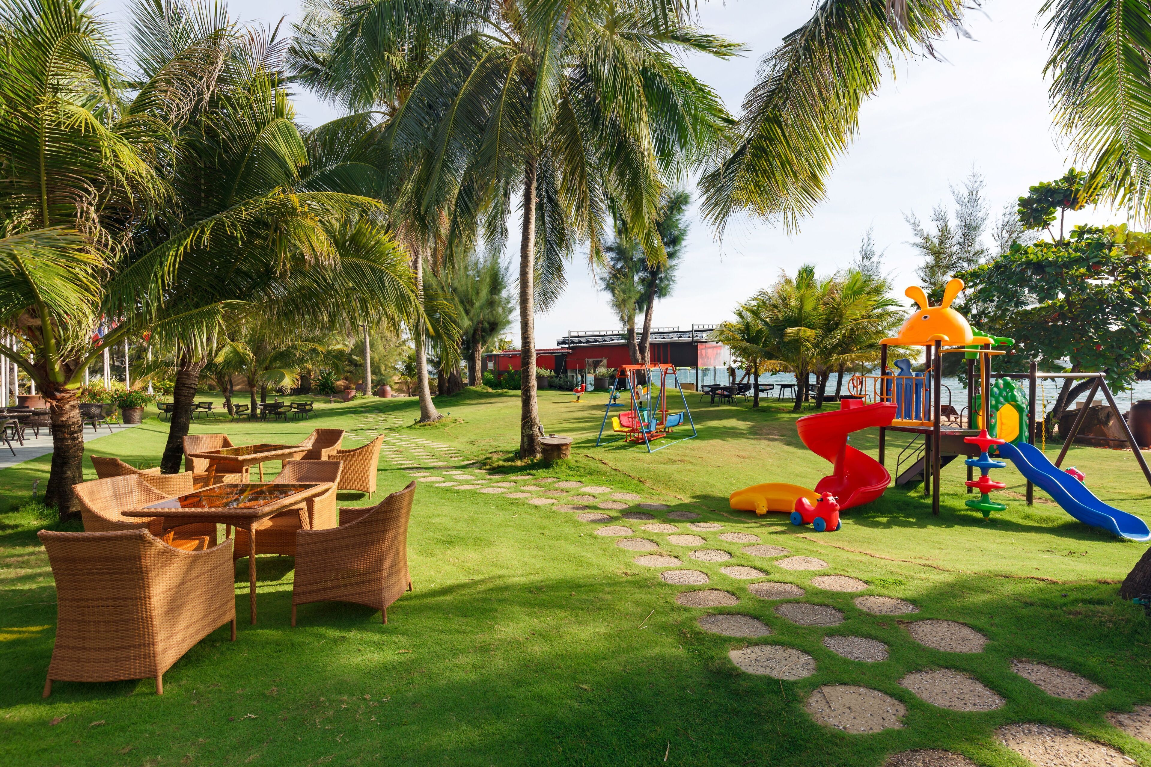 children’s play area – outdoor