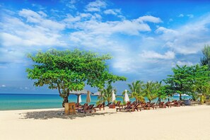 On the beach, kayaking - Mercury Phu Quoc Resort & Villas (Phu Quoc)