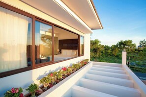 4 Bedroom Villa | Terrace/patio