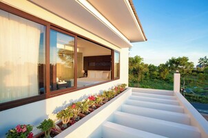 Villa familiar, 4 habitaciones, piscina privada, vistas al jardín | Terraza o patio