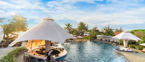 Poolside bar