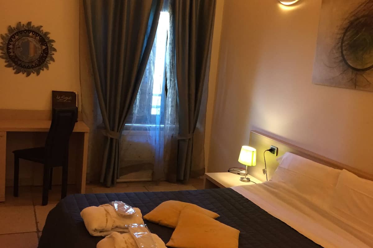 Suite | Minibar, Schreibtisch, Verdunkelungsvorhänge, schallisolierte Zimmer