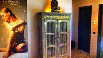 Sauna, hot tub, steam room, Turkish bath, body treatments, hydrotherapy