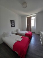 高级公寓 (3 Twin Bedrooms) | 熨斗/熨衣板、免费 WiFi