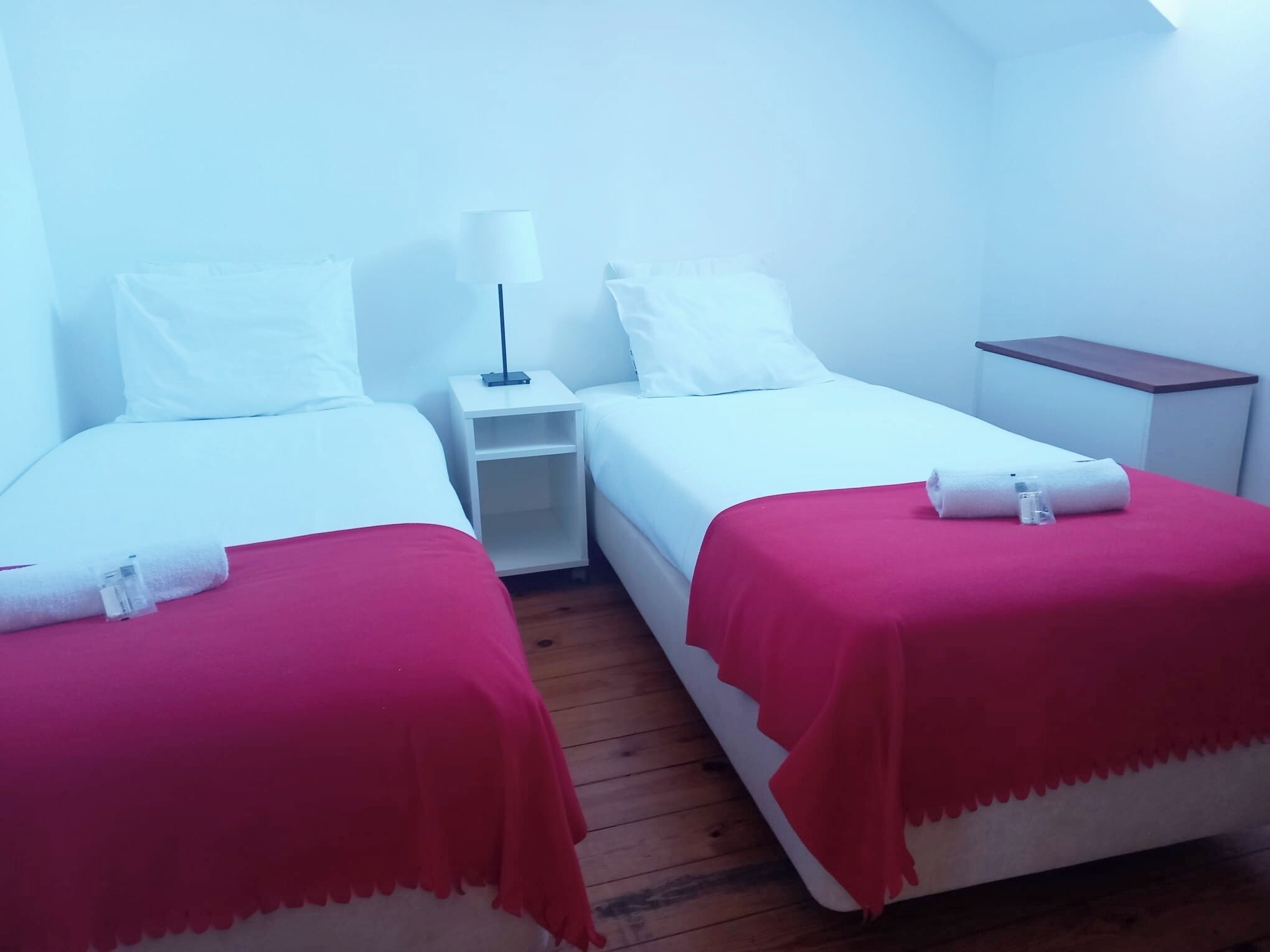 Iron/ironing board, WiFi (free)