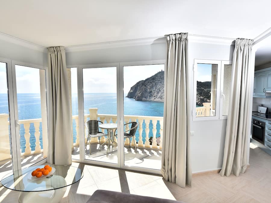 Superior Apartment, 3 Bedrooms | Living room