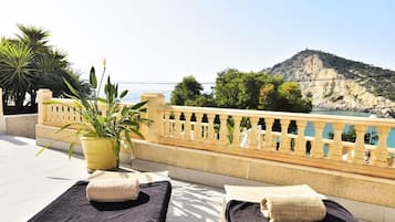 Standard Apartment, 4 Bedrooms, Terrace | Exterior