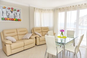 40-inch LED TV with satellite channels, TV - Aparthotel Ola Blanca (Finestrat)