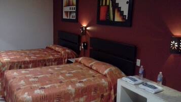 Habitación doble | Caja fuerte, wifi gratis, ropa de cama