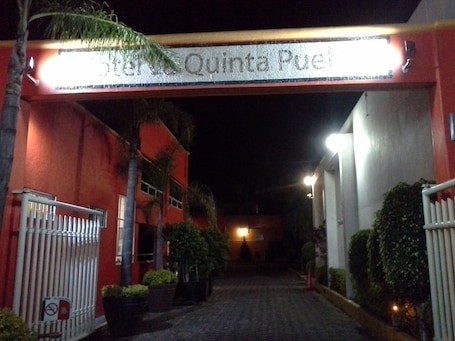 Property entrance. La Quinta Puebla
