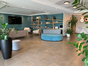 Reception - The Originals City, Hôtel Ecoparc (Saint-Aunes)