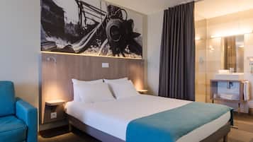 Junior Suite | In-room safe, desk, soundproofing, free WiFi