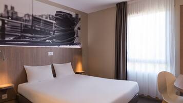 Double Room | In-room safe, desk, soundproofing, free WiFi