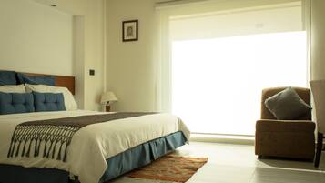 Single Room | 1 bedroom, in-room safe, iron/ironing board, free cribs/infant beds