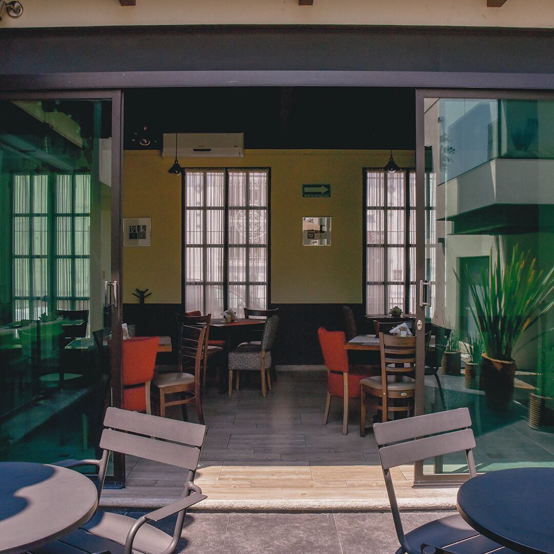 breakfast, lunch and dinner served